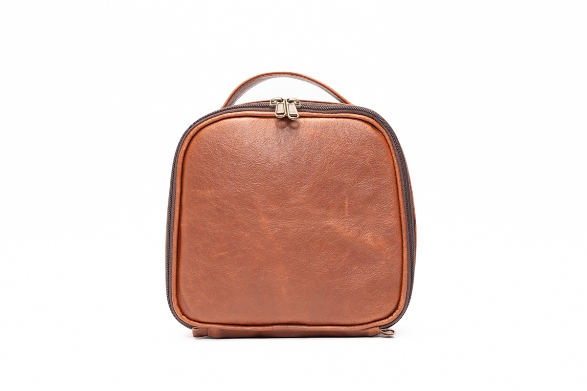 Handcrafted leather makeup bag by Onika Studio